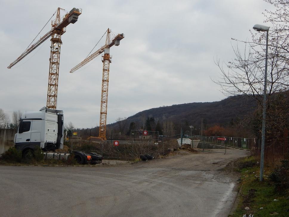 Devínka pod lesom. Developerský projekt v blízkosti lesa v Devínskej Novej Vsi.