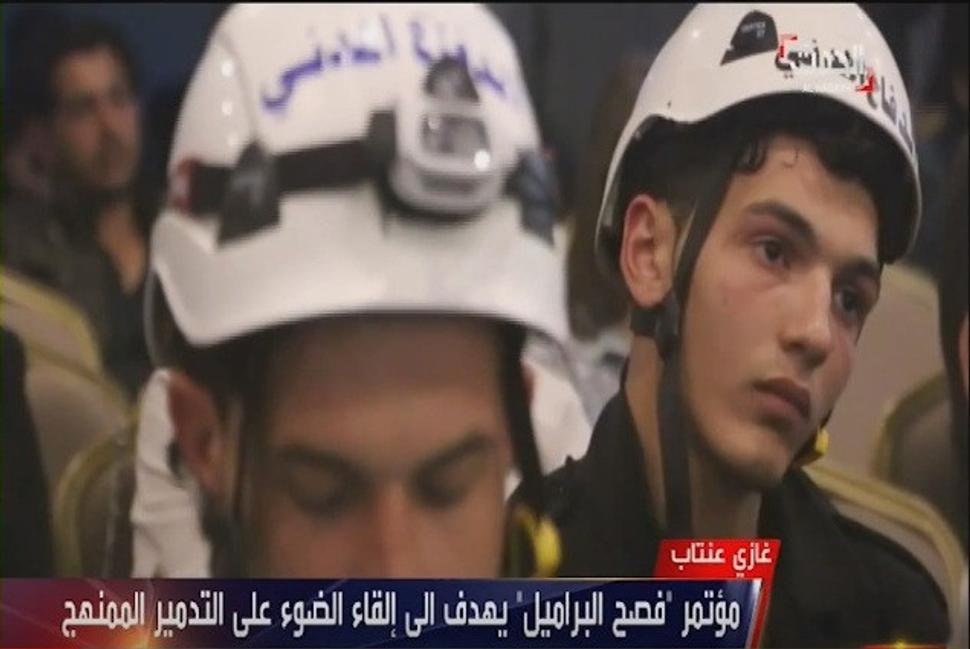 White Helmets od začiatku pôsobenia zachránili 62,000 životov. Poväčšine bez pomoci špeciálnej prístrojovej techniky.