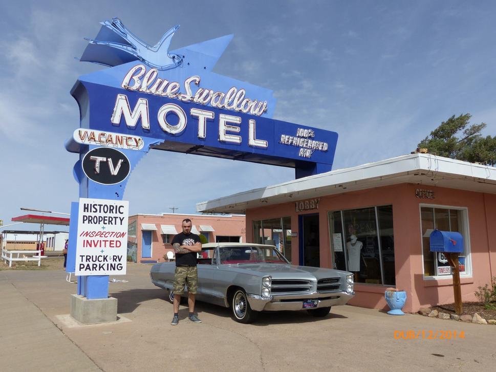 Blue Swallow Motel