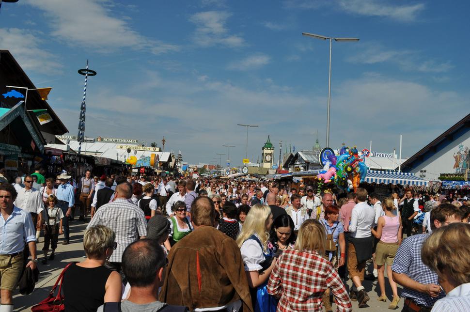 Ulička na Wiesn