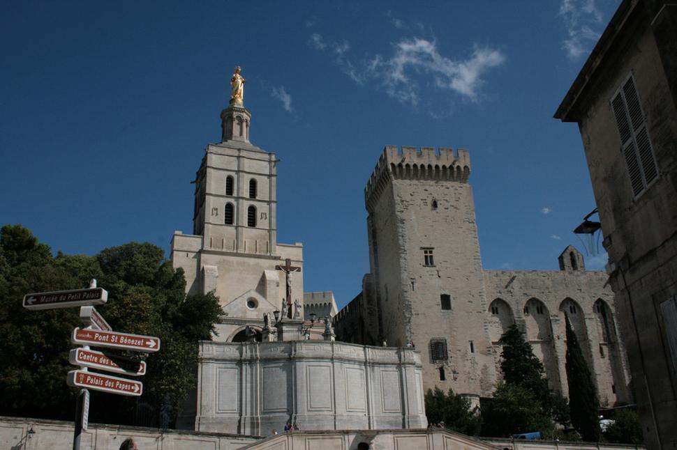 Pápežský palác v Avignone.