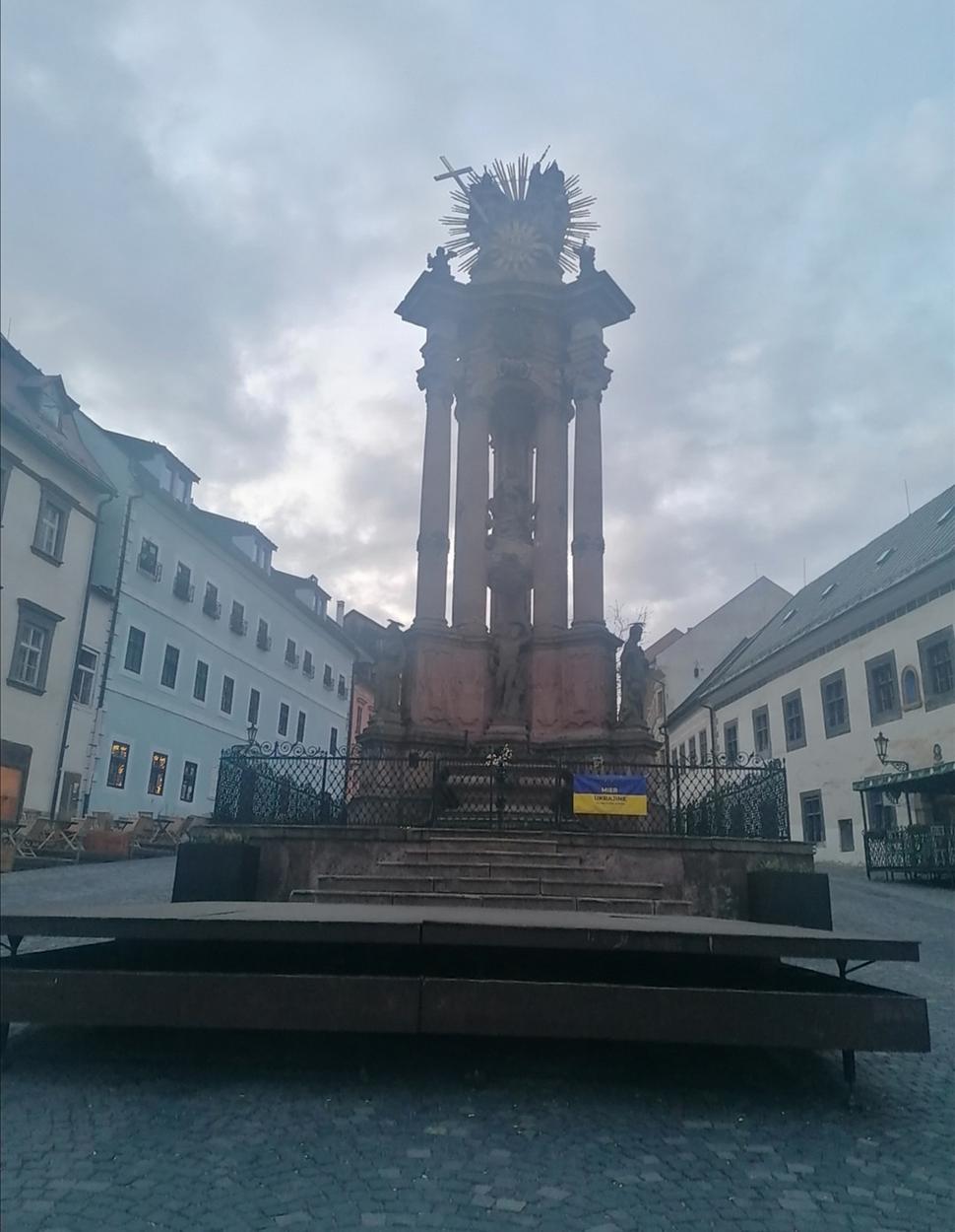 Morový stĺp na námestí sv. Trojce