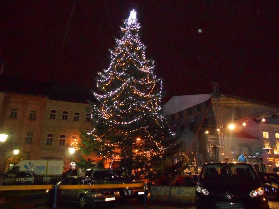 Vianočný strom v blízkosti Imakulaty.