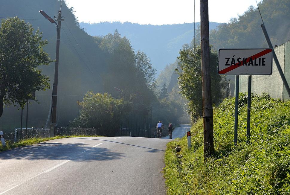 koniec obce, smer Kostolecká tiesňava