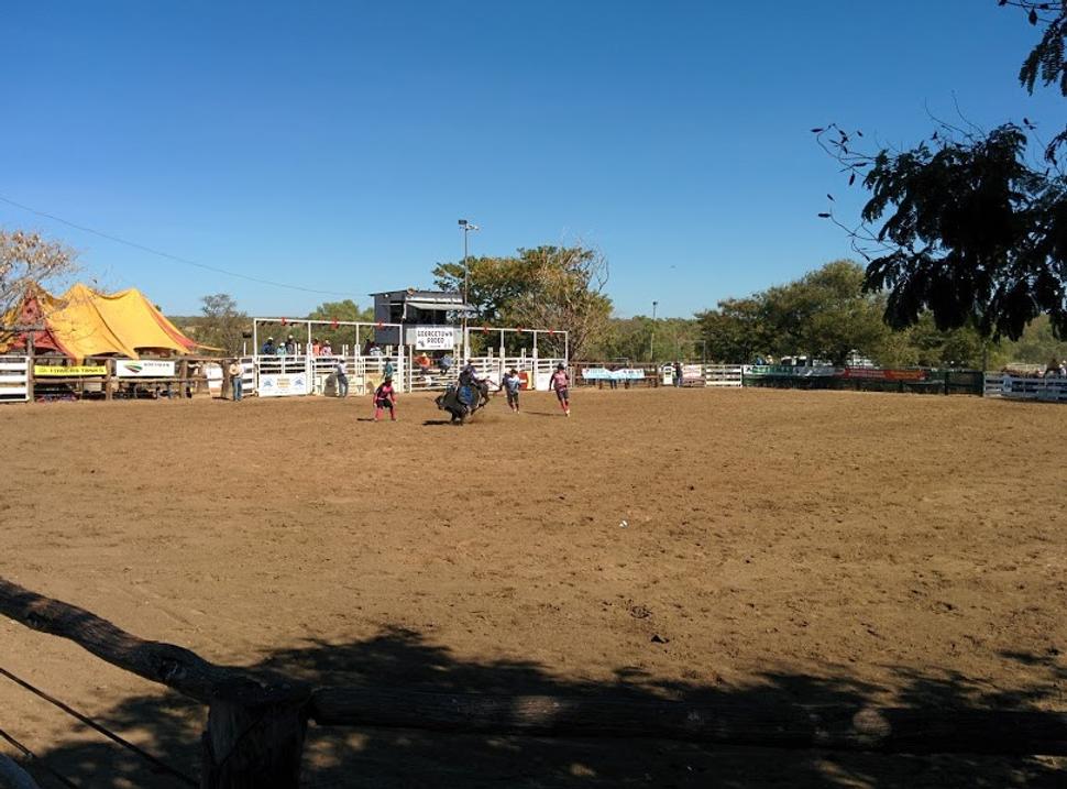 Rodeo v mestečku Georgetown