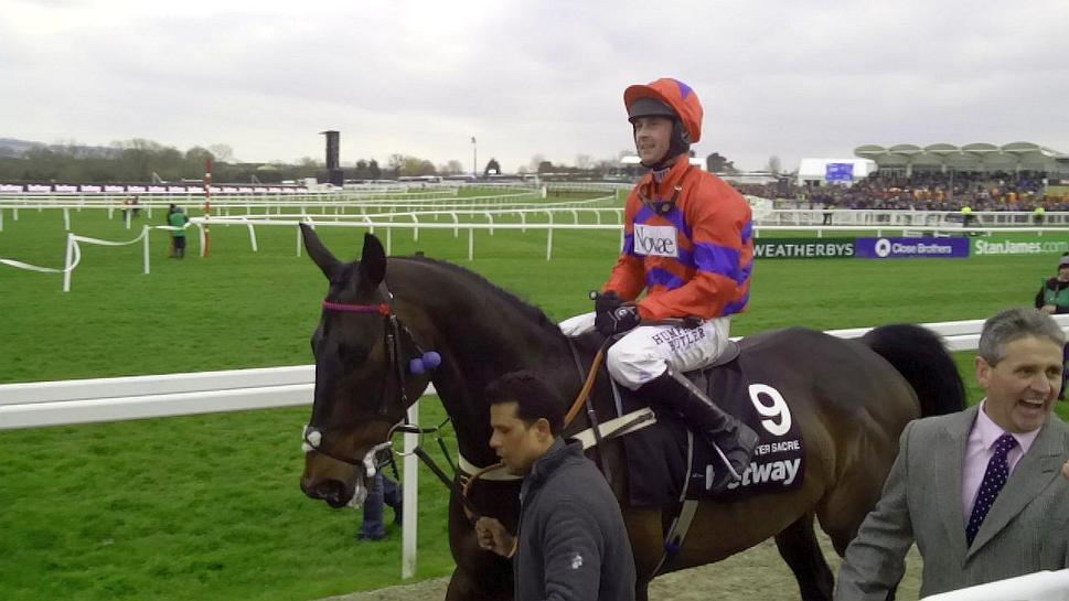 Sprinter Sacre na ceste do kruhu víťazov (Jockey Nico de Boinville)