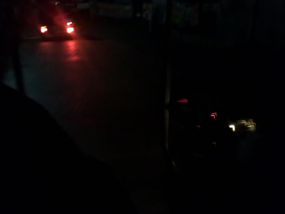 Nočná naháňačka na tuk-tukoch , vidíte, že nebolo takmer nič vidieť:-
