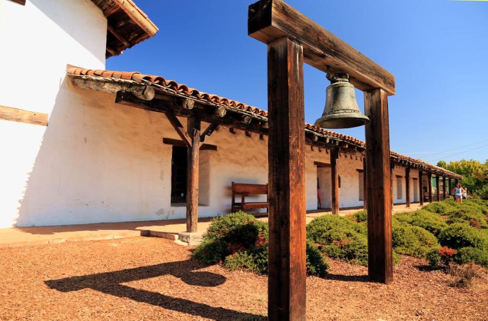 Sonoma Mission - pokračovanie budovy