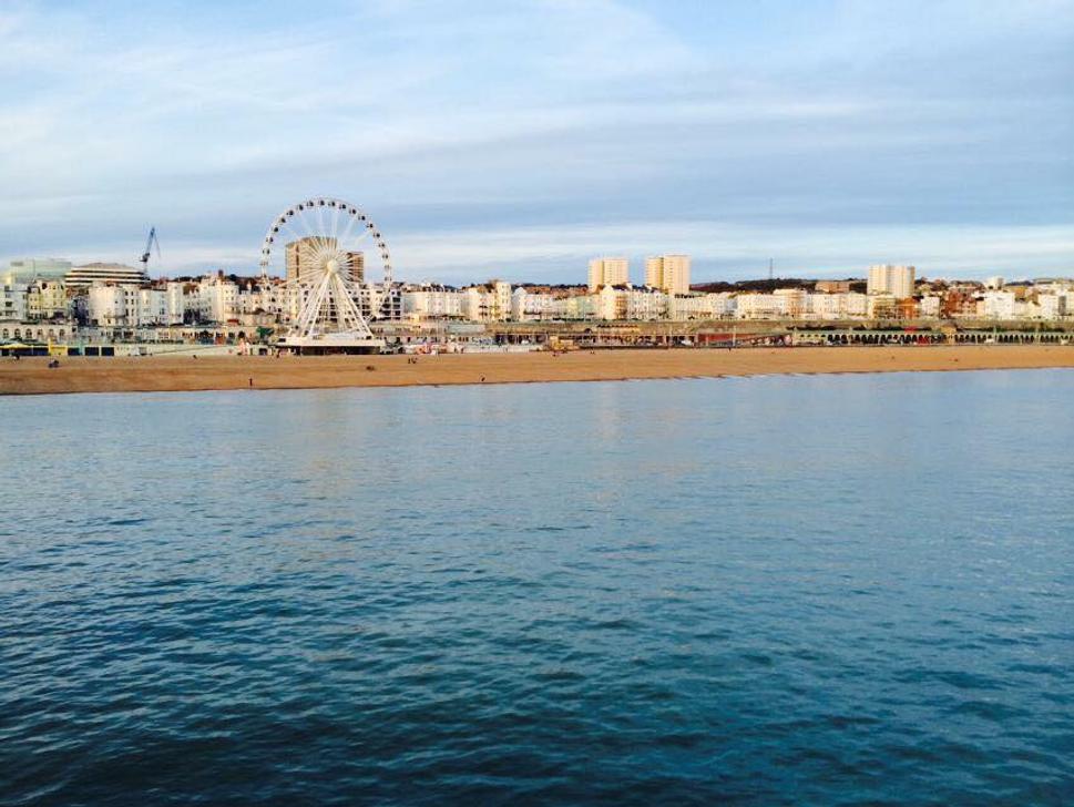 „Brighton je pre mňa malým New YorkomMestom ktoré nikdy nespí. Turistami je veľmi vyhľadávane.“