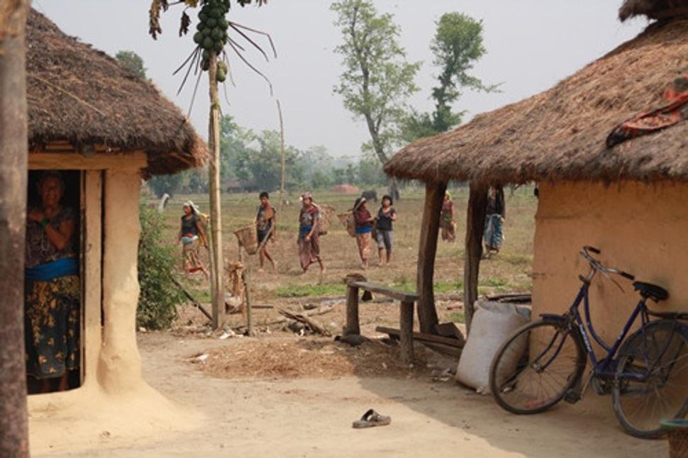 Domorodá dedinka v oblasti Chitwan Park