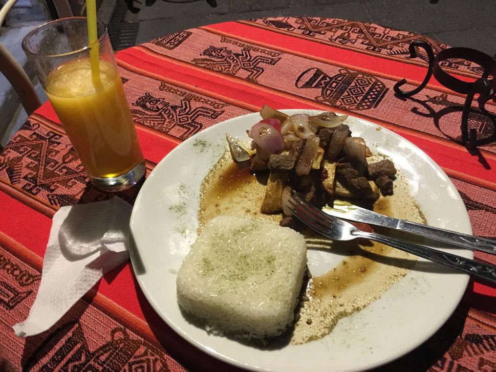 Lomo saltado