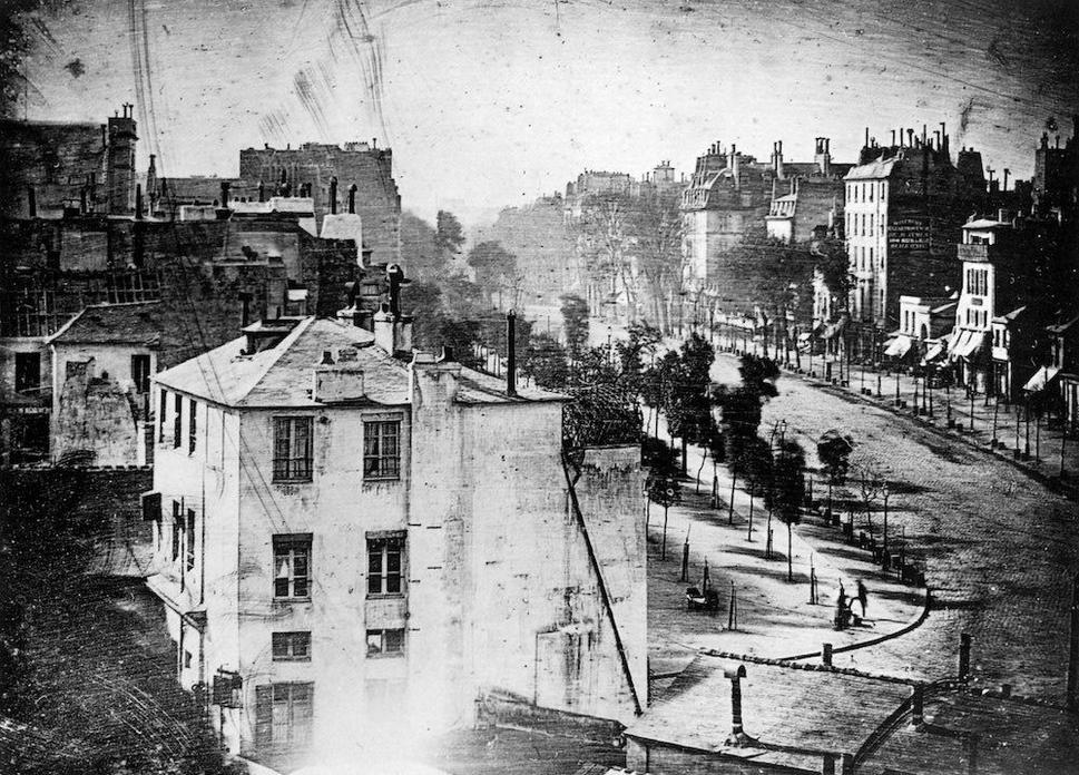 Paríž, Boulevard du Temple, jeseň 1838 alebo 1939, autor Louis Daguerre.