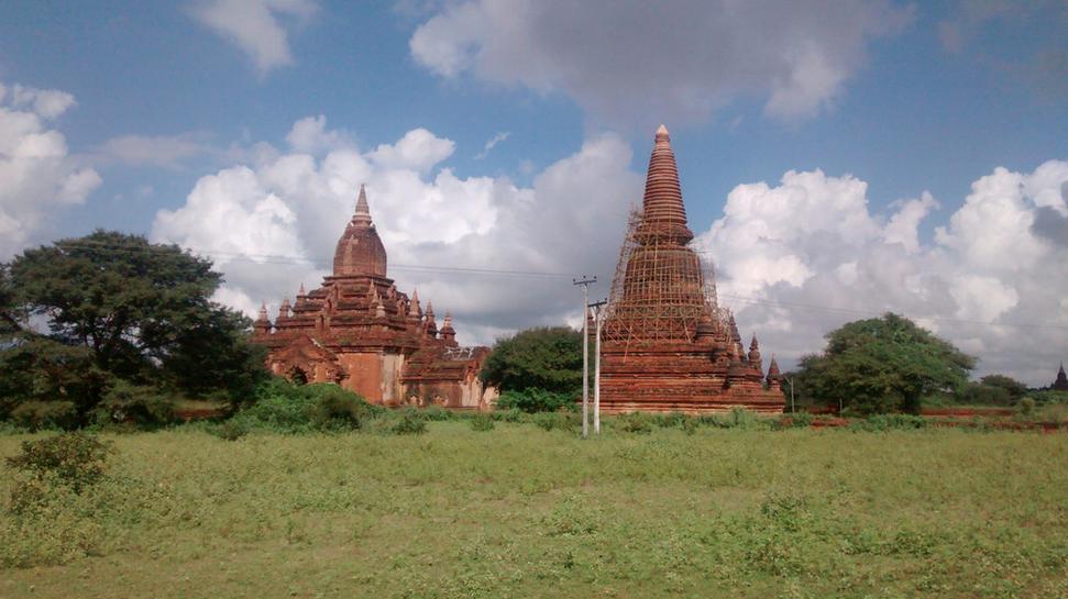 Pagody v Bagane