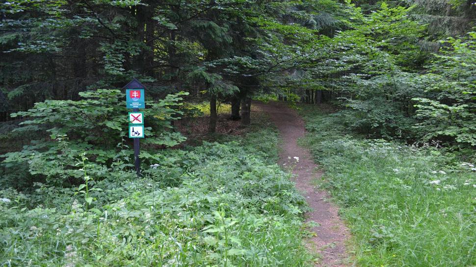 Tabuľa CHKO Poľana a stop pre bicykle