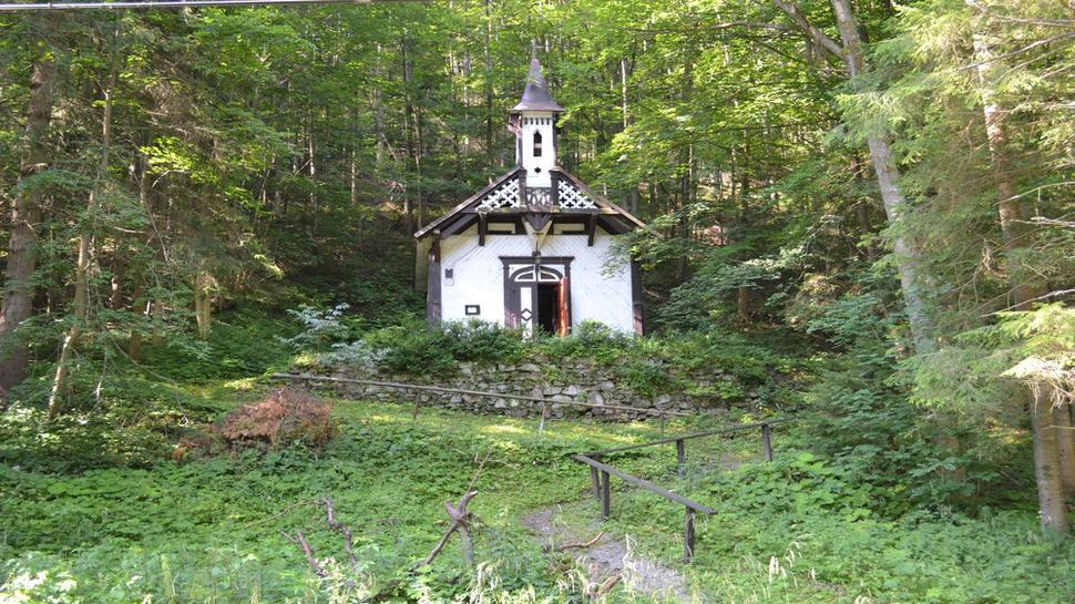 Miestna kaplnka.