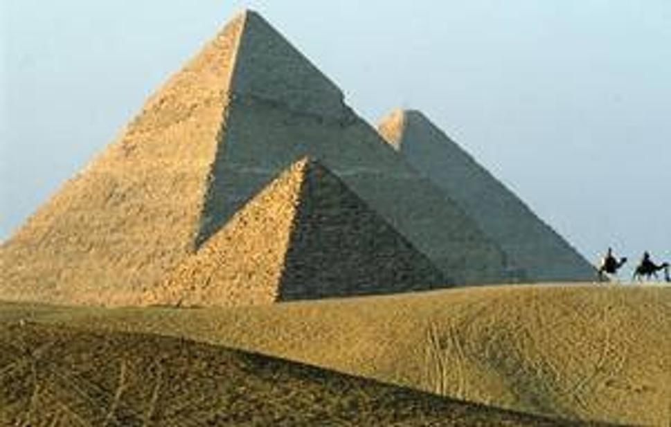 Čas sa vraj bojí pyramíd, lebo mu stále odolávajú. Ale oni nie sú večné!