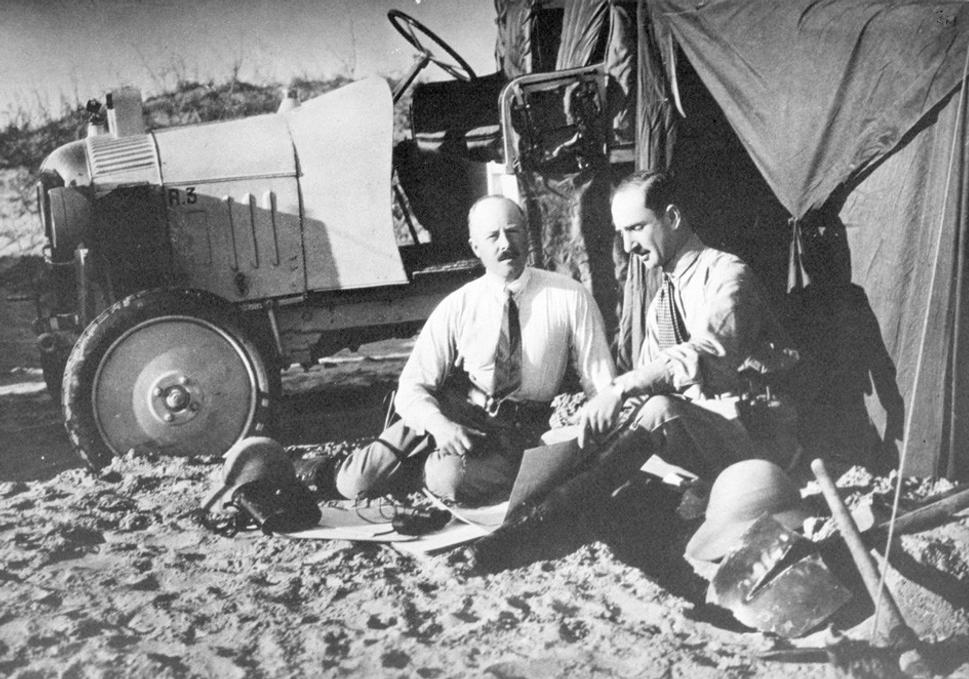 André Citroën a Georges-Marie Haardt na expedícii do Pekingu. Haardt sa ukončenia expedície nedožil.