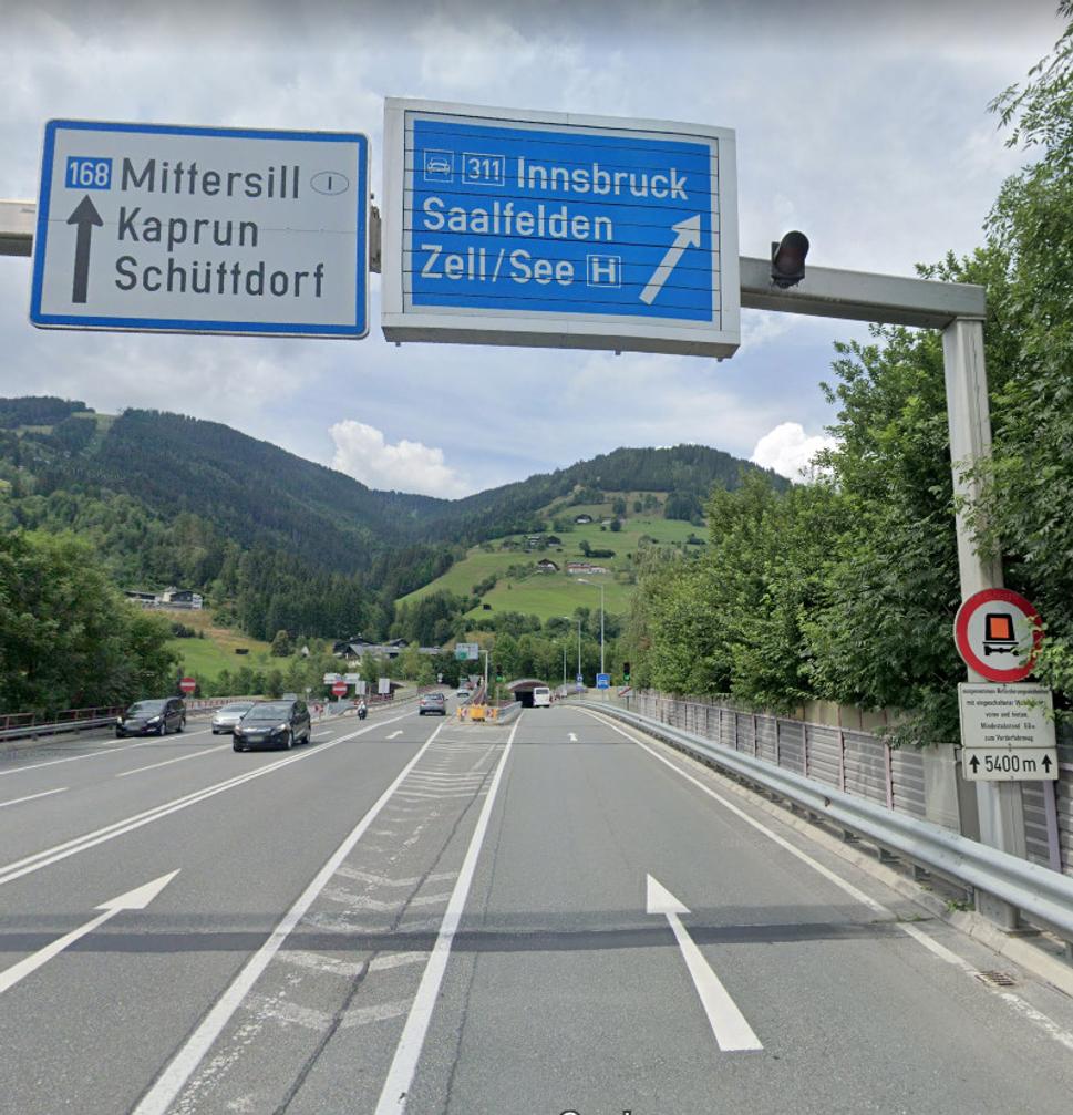 Vjazd do podzemného obchvatu popod Zell am See