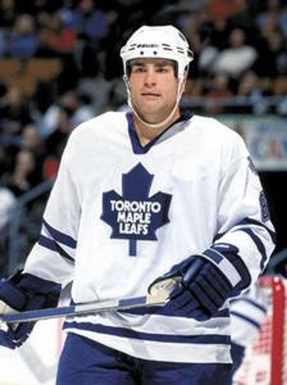 Eric Lindros v drese Toronta