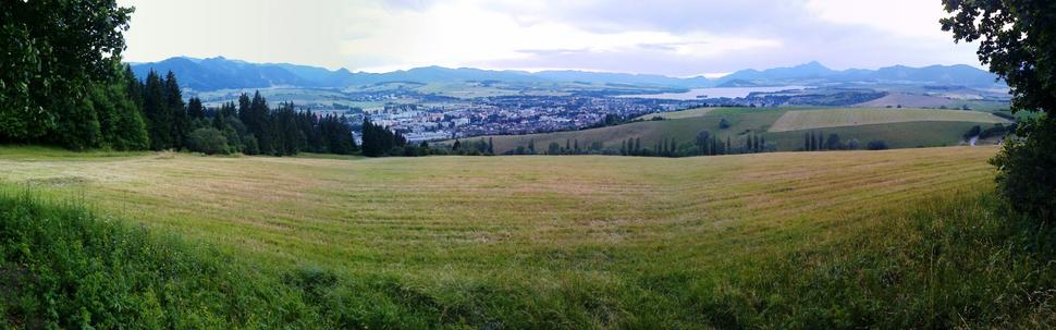 Pohľad z pamätníka na Liptovský Mikuláš