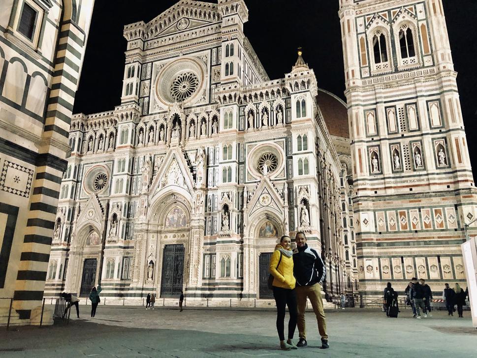 Florentské duomo. Vľavo baptistérium, vpravo zvonica.