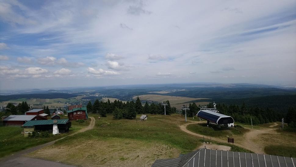 Z rozhľadne je vidieť do diaľav