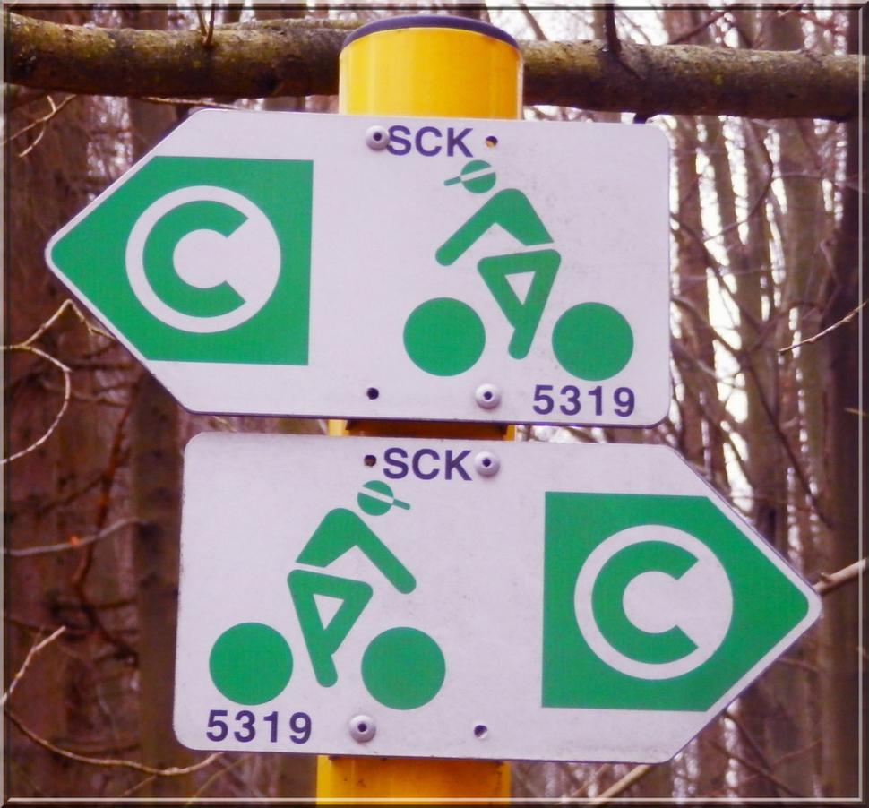 Značenie cyklistickej trasy, ale veľa sa z toho človek nedozvie, nevie, kde sa nachádza, ako ďaleko