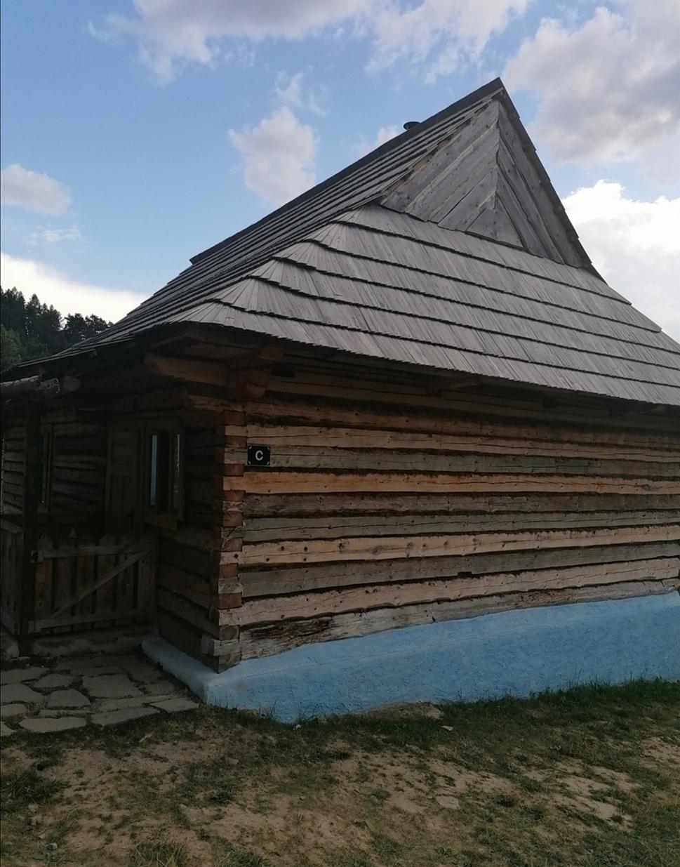písmenko C - dom z údolia ako tvorivá dieňa