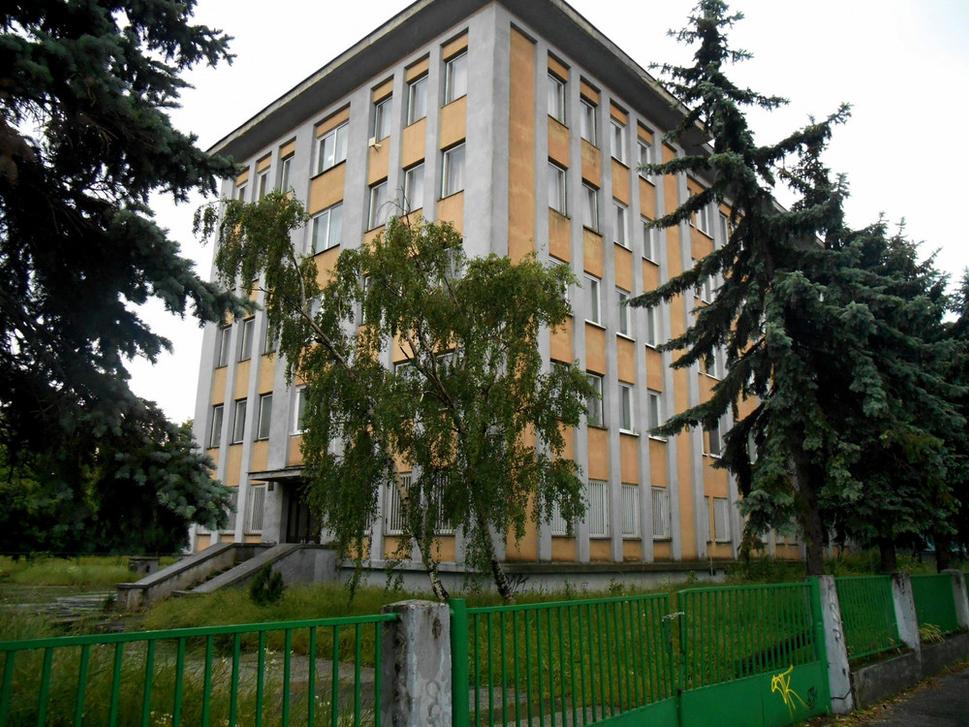 Budova bývalej chemickej priemyslovky na Račianskej 78