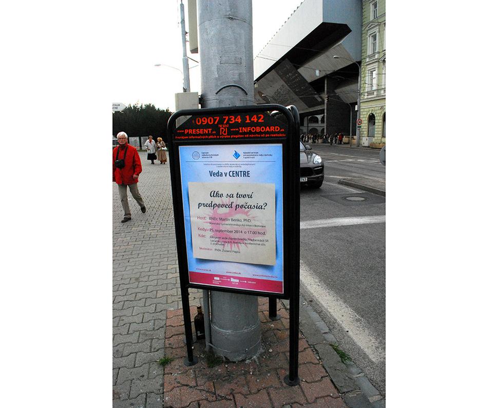 Kto vidí koho skôr?