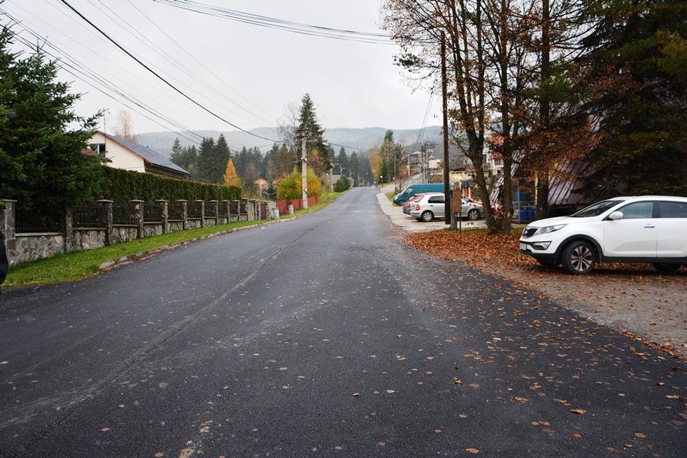 Takto to dnes s novou cestou vyzerá v kysuckej obci Raková na Korcháni.