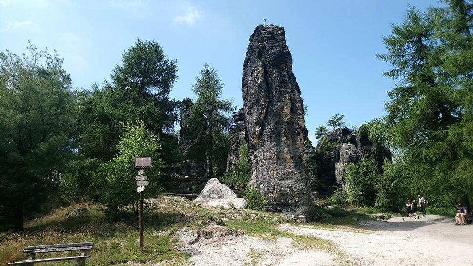 Skalná veža, po ktorej sa lezie