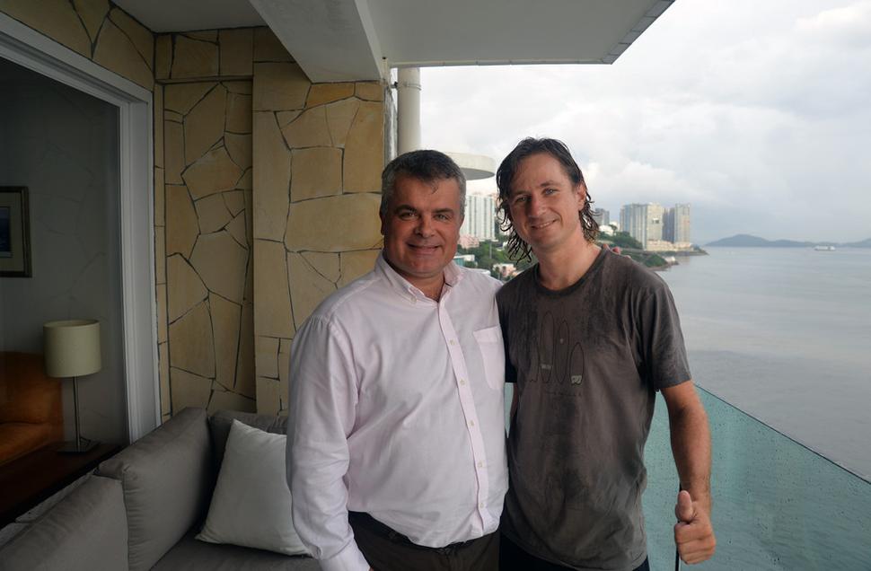 Julian nám zachránil Hong Kong.