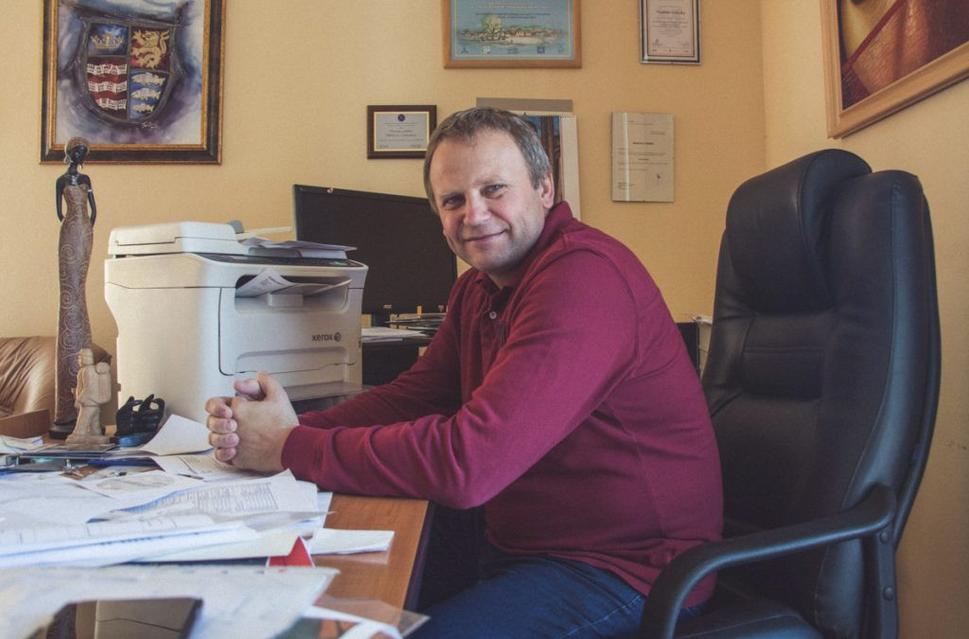 Vladimír Ledecký, starosta úspešnej obce Spišský Hrhov, kde dlhodobo úspešne zamestnáva Rómov.