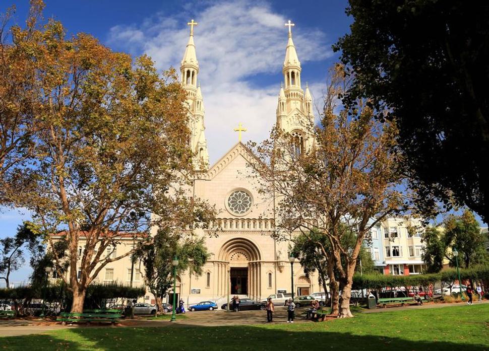 Obr. č. 17 - Saints Peter and Paul Church (pohľad z Washington Square)