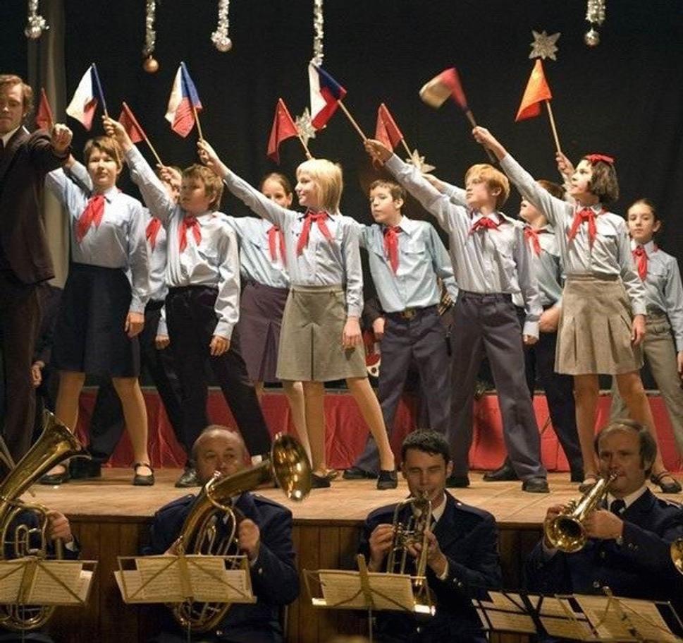 • Záber z filmu Muzika. •
