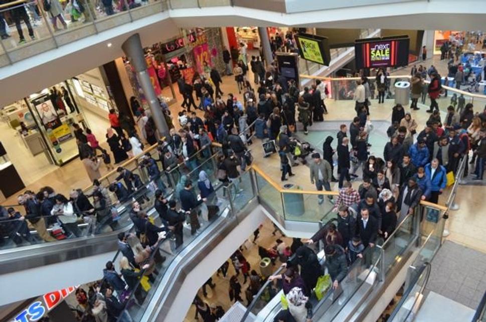 Nákupné centrum v Birmingahe počas Boxing Day