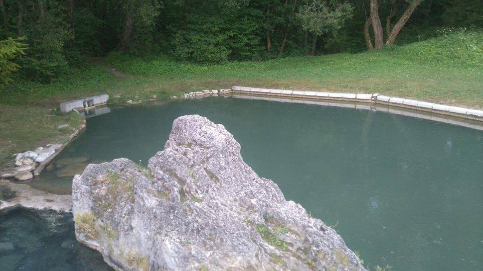 prírodné minerálne jazierko