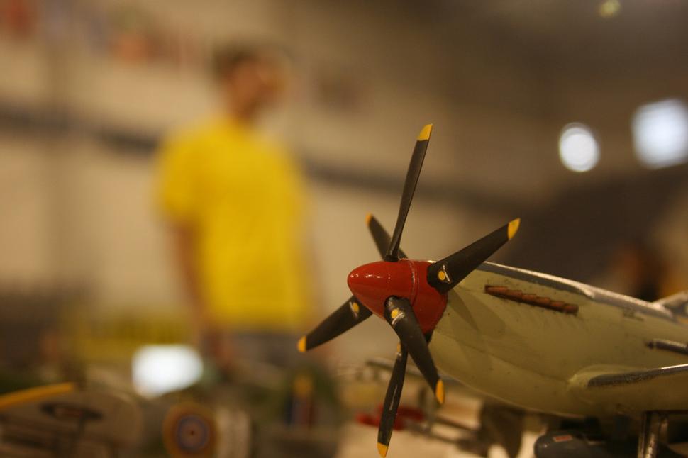 Uhádnete, k modelu akého lietadla patrí tento "čumák" s dvoma trojlistými protibežnými vrtuľami? Píšte do diskusie. Správnu odpoveď zverejním v budúcom článku na mojom blogu.