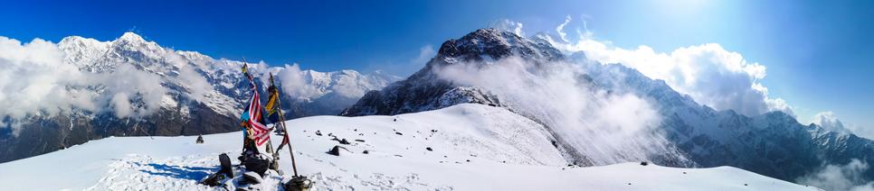 Panoráma okolo Mardi Himal base kempu aj s Annapurnou South, Gangarurna, Machapuchre alebo aj Annapiurna III.