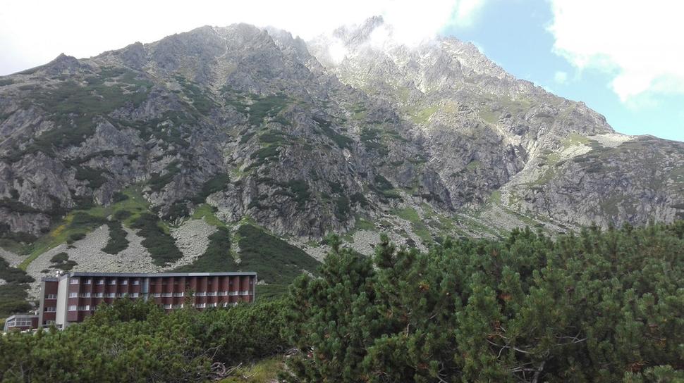Sliezsky dom pri Velickom plese.