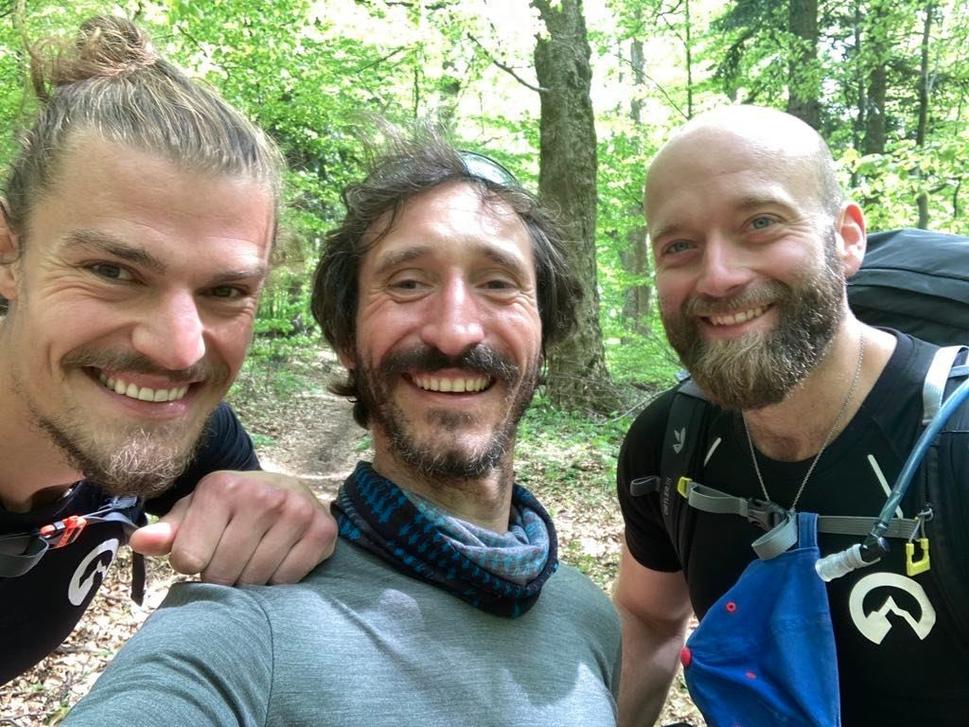 Turisti na SNP - Peťo a Janko mali zo sebou kameru a točili svoju cestu SNP. (pokiaľ ste niekto zachytili výsledok a je zverejnený, prosím, pošlite link do komentára)