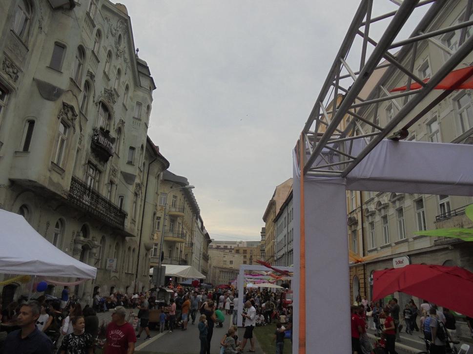 Však pekne, pekne. Len... je naozaj v Bratislave málo miest, kde by sa to dalo urobiť bez zrušenia nosných liniek do najľudnatejších mestských častí?