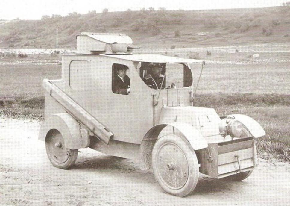 První ruský obrněný automobil Charron, Girardot et Woigt - Nakašitze při zkouškách, 1906