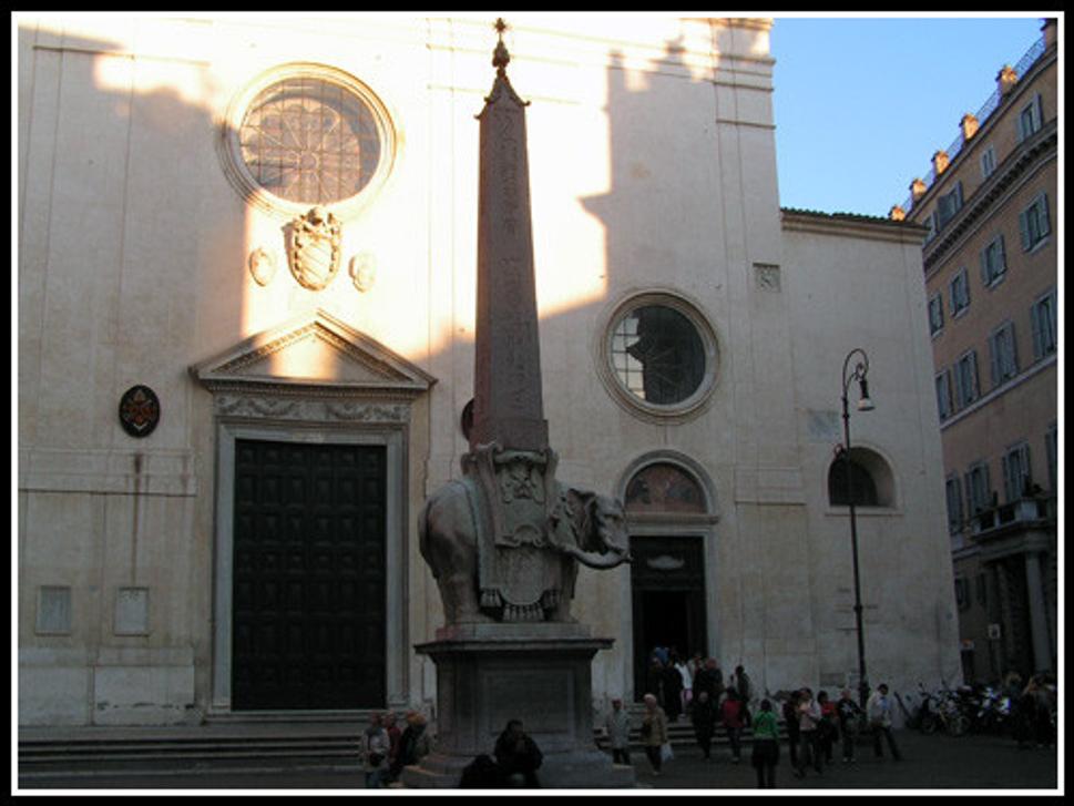 Egyptský obelisk Piazza della Minerva