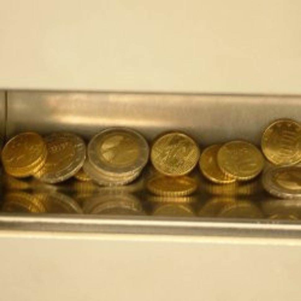 Na niektoré výherné automaty, napríklad ako na tento lístkový na železničnej stanici v Heidelbergu, by sa mešec celkom hodil.