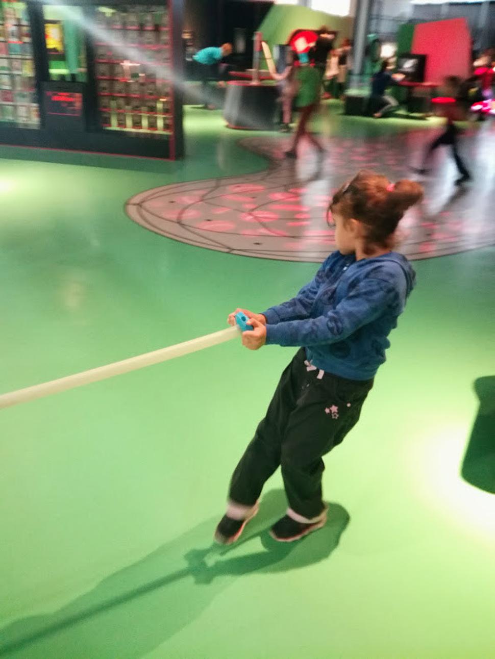 Naťahujeme črevo :-), VIDA! science centrum