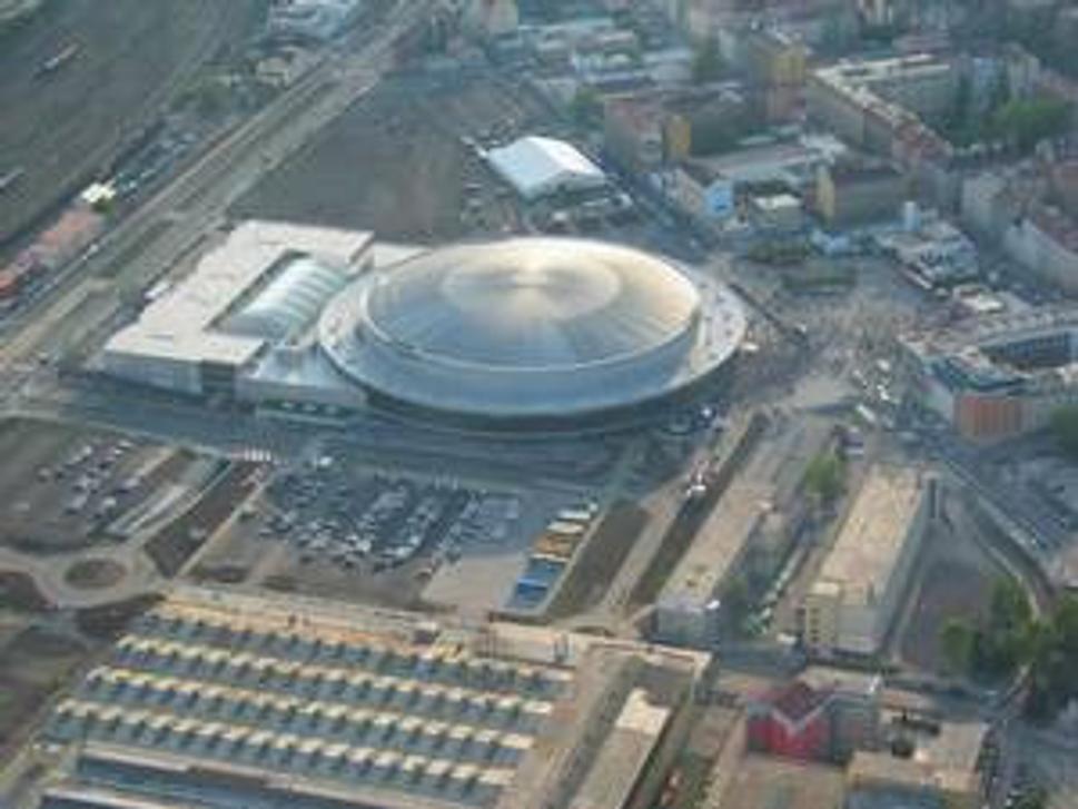 V najmodernejšej českej hale Sazka arena v Prahe sa tento víkend hrá Turnaj šampiónov. Tím MFK Ružomberok si zatiaľ v ňom počína veľmi dobre...