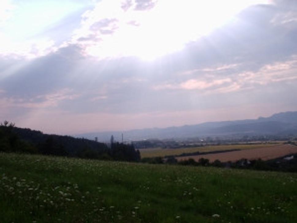Takýto je pohľad sponad našej dediny.