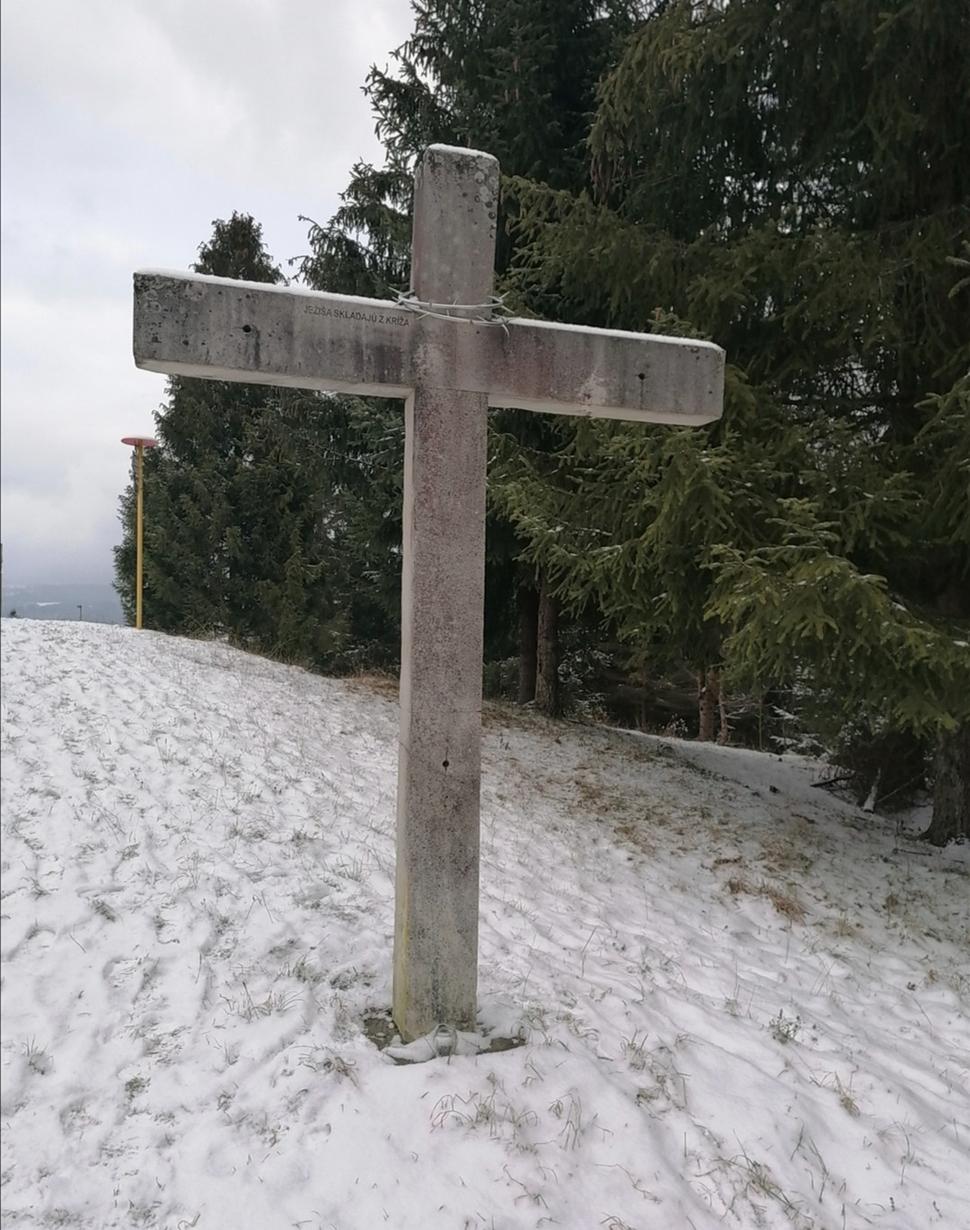 Ježiša skladajú z kríža
